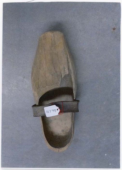 chaussure (sabot gauche), (photocopie numérisée)