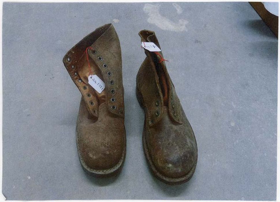 paire de chaussures n°3, (photocopie numérisée)