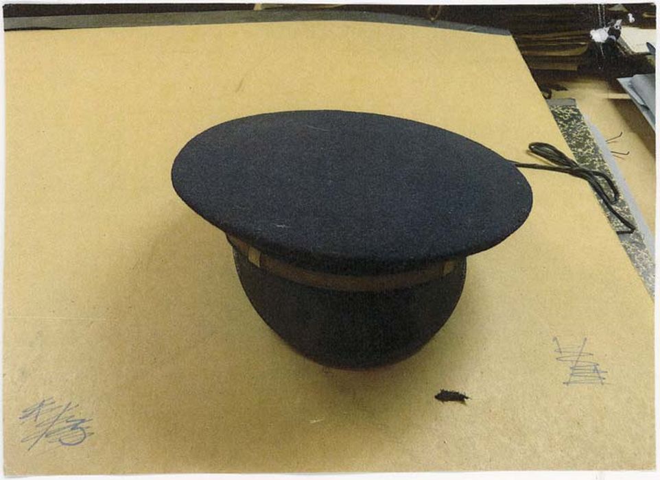 chapeau (casquette de gardien), (photocopie numérisée)