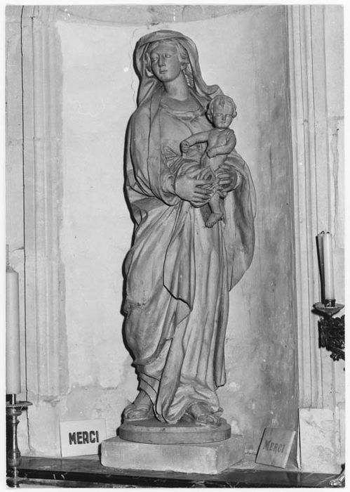 Statue : Vierge à l'Enfant