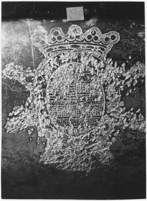 font baptismaux (vasque) aux armes des Le Gouz