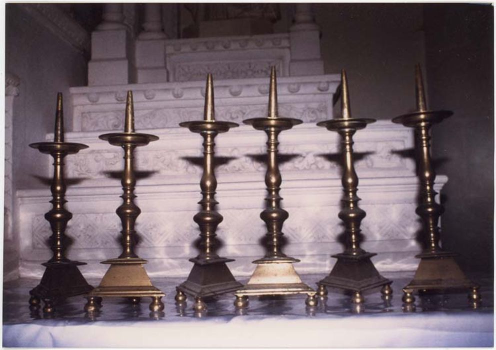 six chandeliers d'autel (pique-cierges) - © Ministère de la Culture (France), Médiathèque du patrimoine et de la photographie, diffusion GrandPalaisRmn Photo