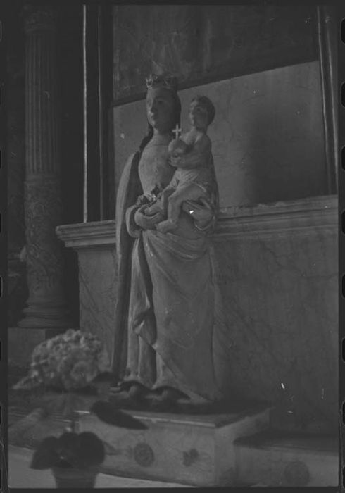 Statue : Vierge à l'Enfant