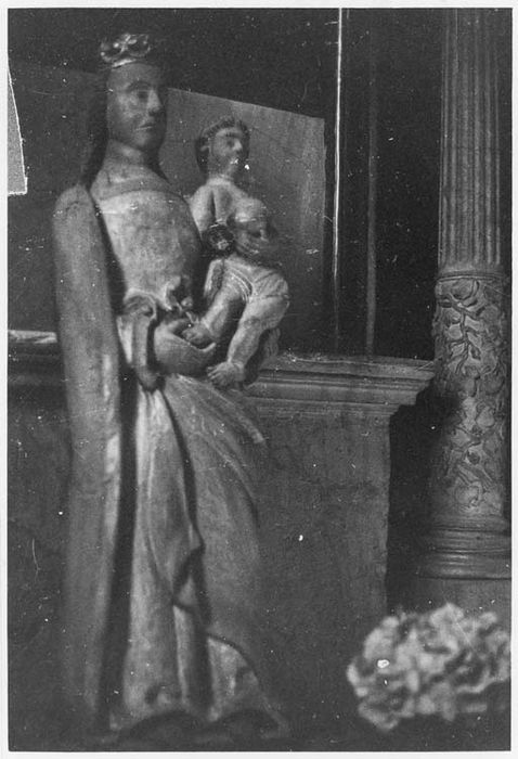 statue : Vierge à l'Enfant