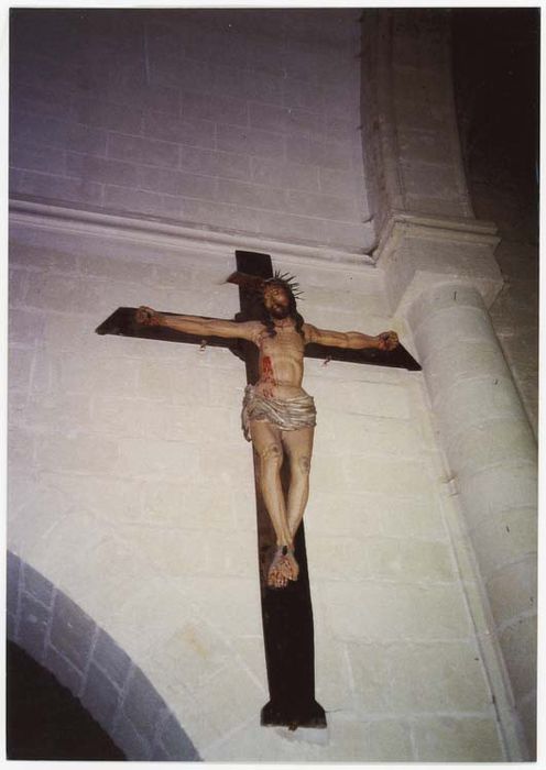 Statue : Christ en croix