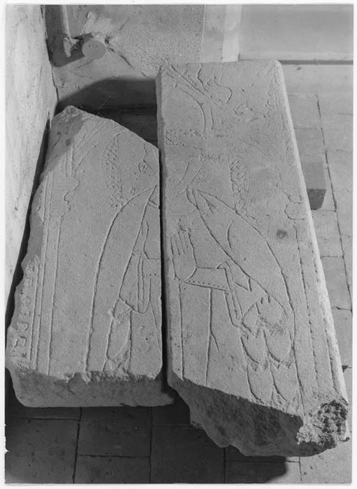 deux fragments de dalle funéraire - © Ministère de la Culture (France), Médiathèque du patrimoine et de la photographie, diffusion GrandPalaisRmn Photo
