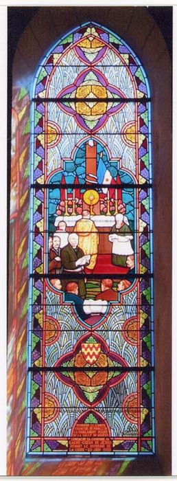 verrière F14 : Consécration de la commune au Sacré-Coeur - © Ministère de la Culture (France), Médiathèque du patrimoine et de la photographie, diffusion GrandPalaisRmn Photo