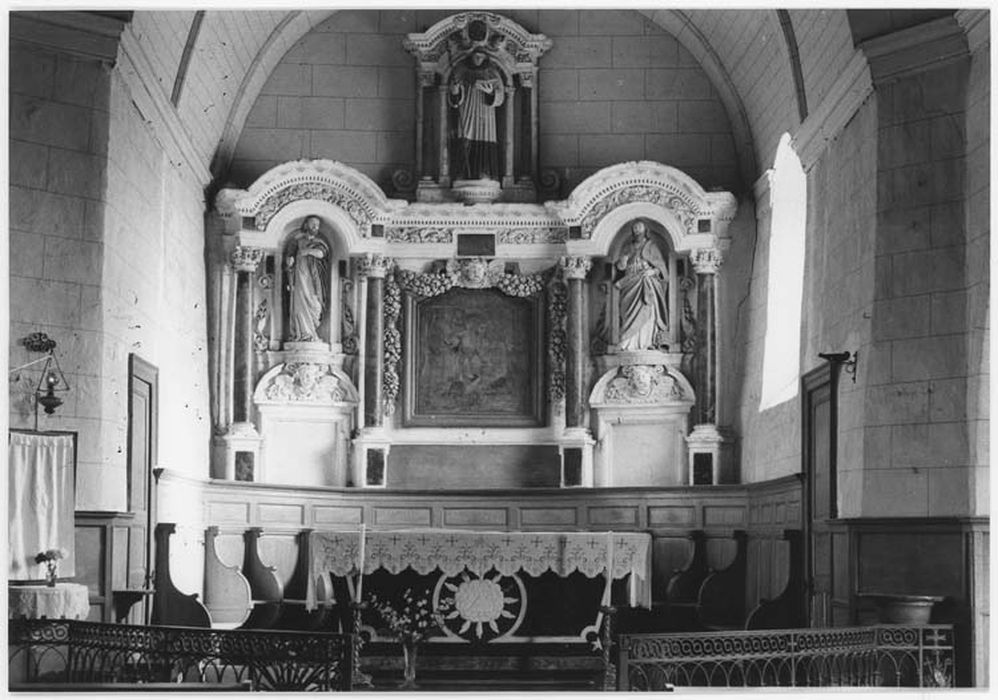 Retable et trois statues : Saint Philbert, Saint Pierre et Saint Alexandre