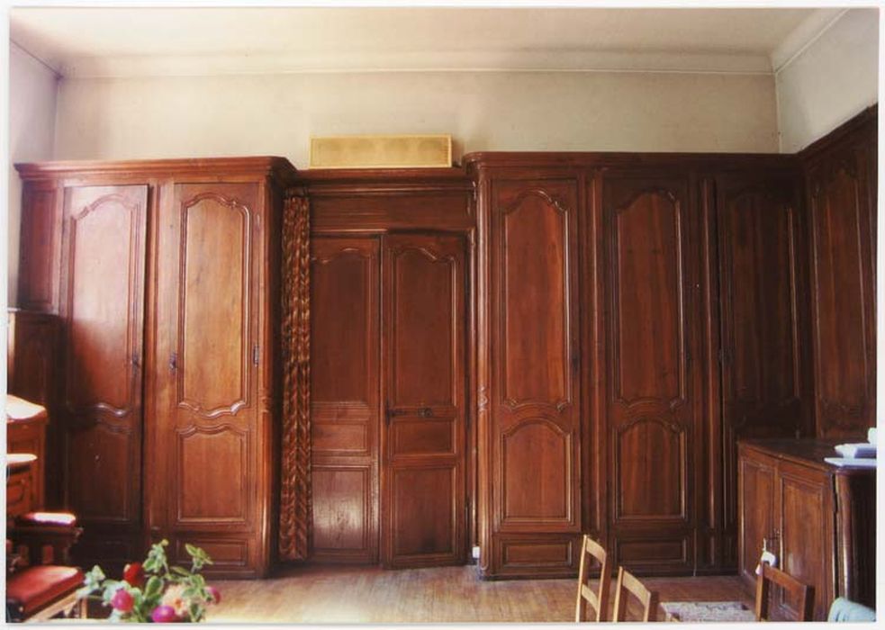 lambris de revêtement (boiserie de sacristie)