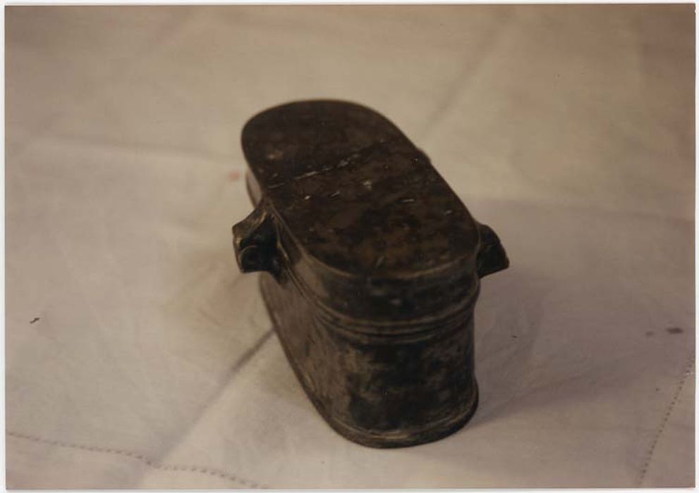 coffret aux saintes huiles et trois ampoules