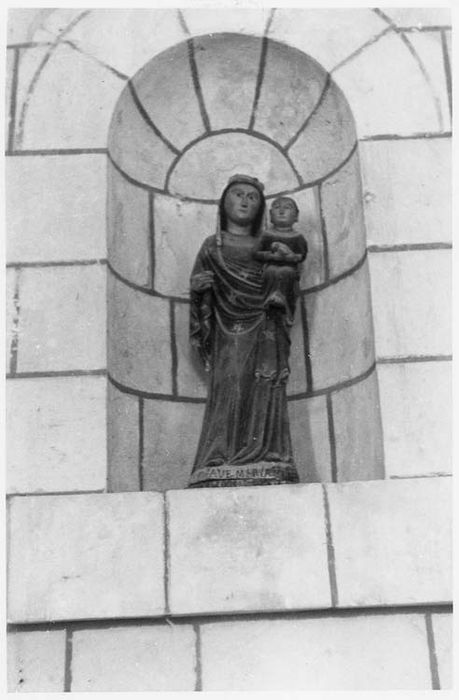 Statue : Vierge à l'Enfant