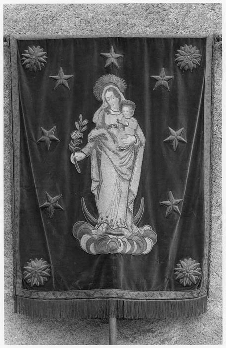 bannière de procession, Vierge à l'Enfant - © Ministère de la Culture (France), Médiathèque du patrimoine et de la photographie, diffusion GrandPalaisRmn Photo