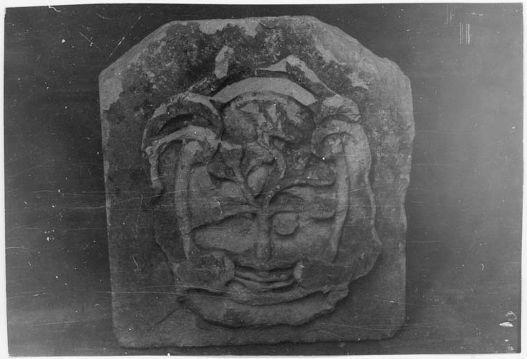 bas-relief : Armoiries de Guillaume Chesneau - © Ministère de la Culture (France), Médiathèque du patrimoine et de la photographie, diffusion GrandPalaisRmn Photo