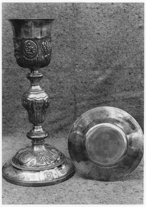 calice et patène - © Ministère de la Culture (France), Médiathèque du patrimoine et de la photographie, diffusion GrandPalaisRmn Photo