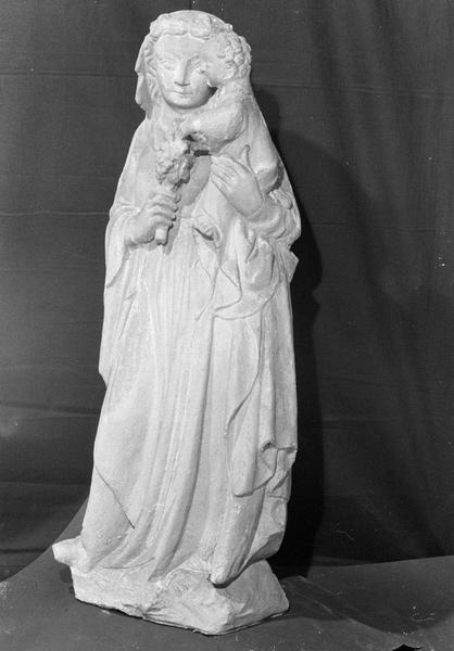 Statue en pierre de Courville : Vierge à l'Enfant, de trois quarts gauche