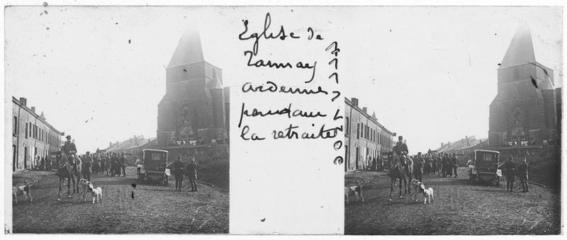 La traversée de la ville pendant la retraite, vue de l'église de Tannay