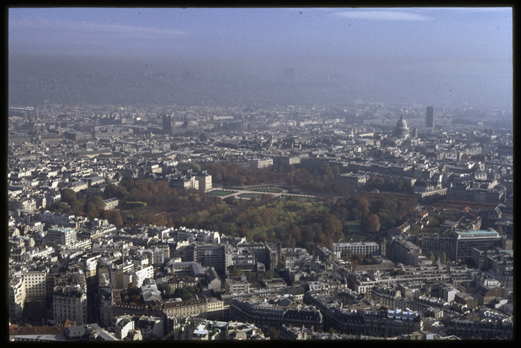 Vue d'ensemble du jardin du Luxembourg depuis la tour Montparnasse