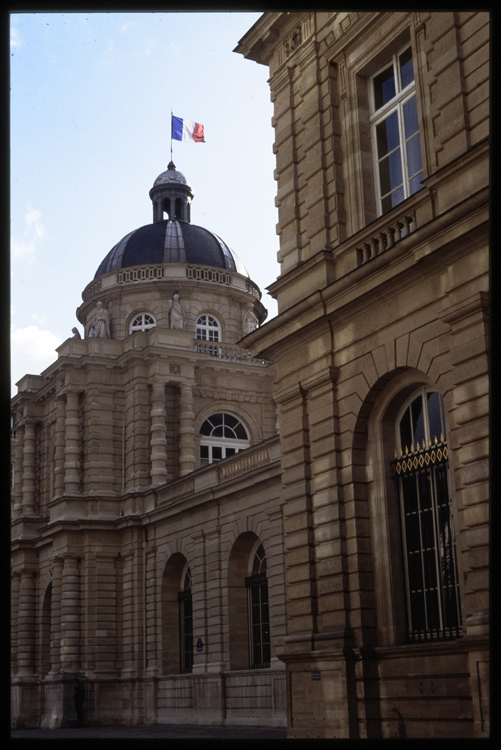 Entrée rue de Vaugirard et dôme Tournon