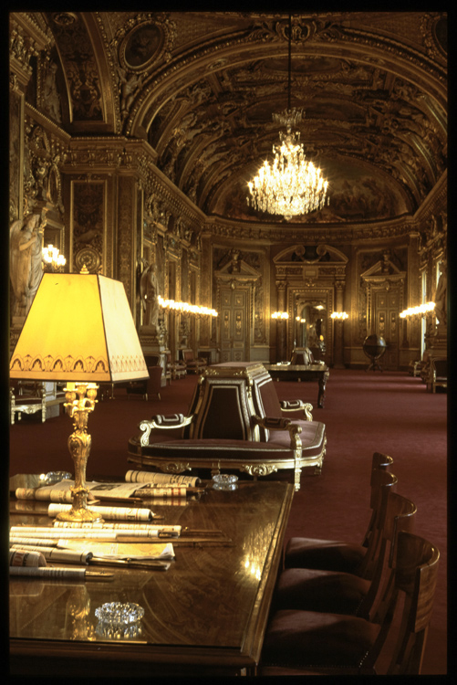 Salle des Conférences, aile sud, premier étage, côté cour d'honneur