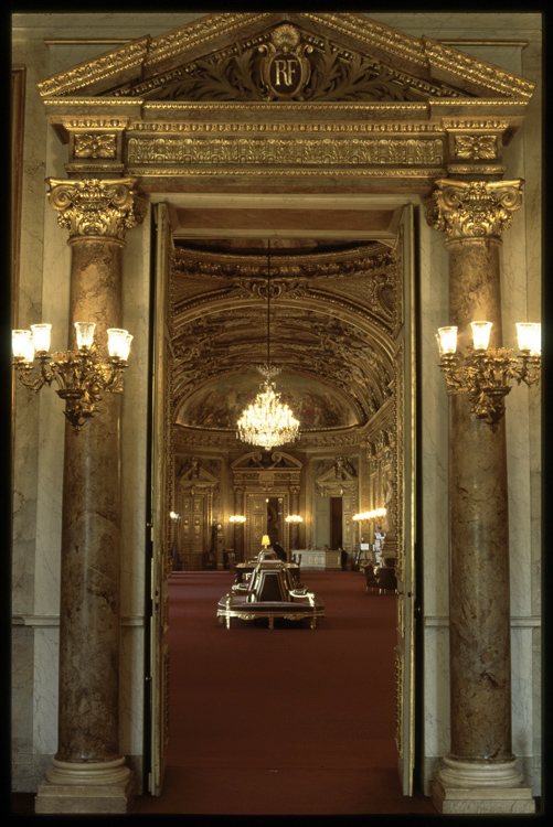 Salle des Conférences depuis le salon des Messagers d'État