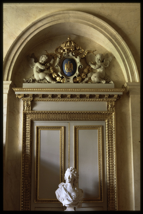 Bureau de vice-président. Statue : Portrait de jeune femme, présumée mademoiselle Servat