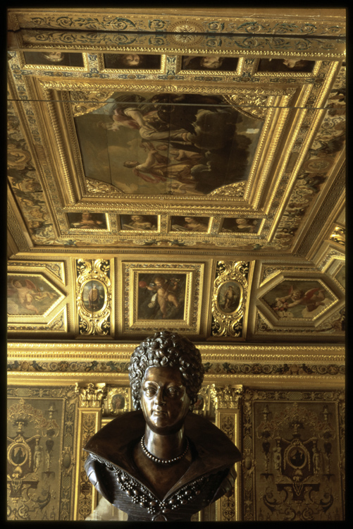 Salle du Livre d'or, aile est, rez-de-chaussée. Statue : Marie de Médicis