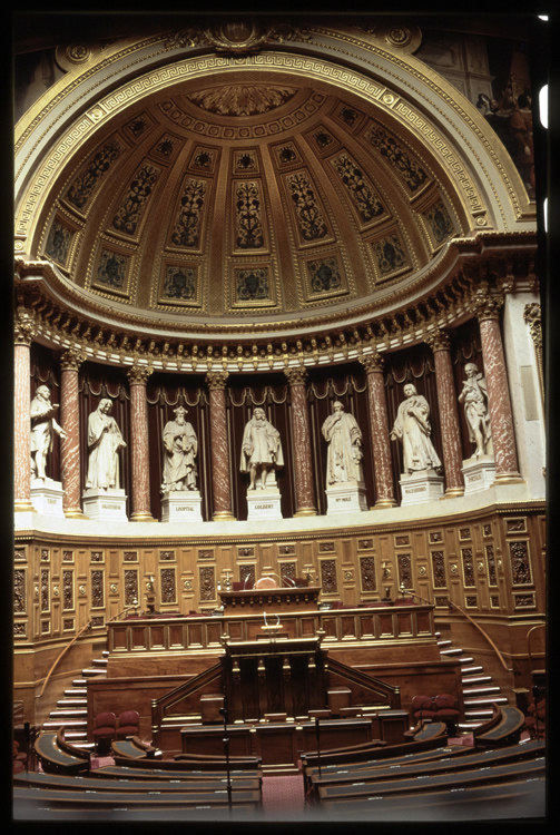 Salle des Séances : hémicycle présidentiel