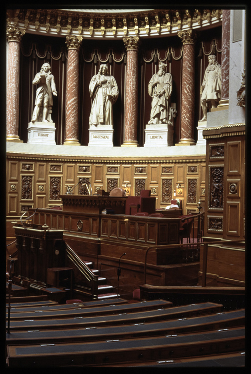 Salle des Séances : hémicycle présidentiel