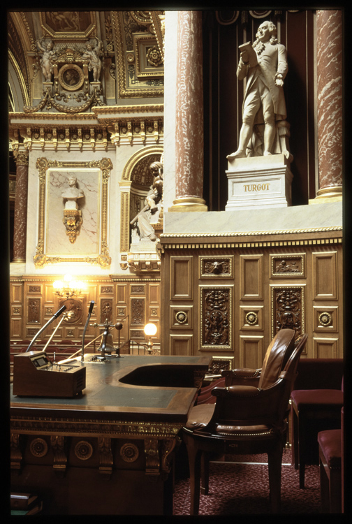 Salle des Séances : hémicycle présidentiel