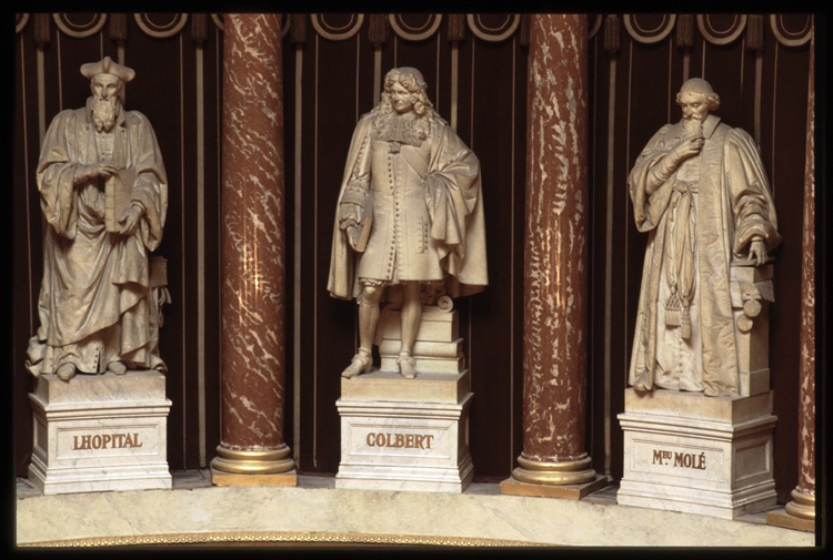 Salle des Séances : statues de Michel de L'Hospital, Jean-Baptiste Colbert et Mathieu Molé