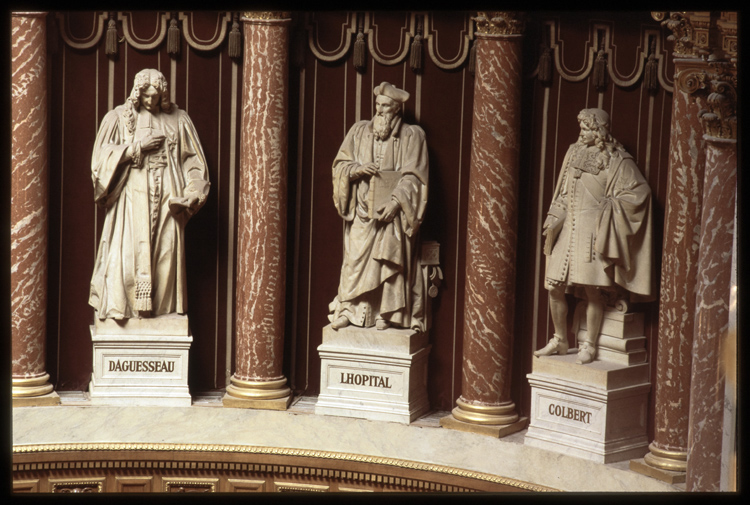 Salle des Séances : statues de Henri François d'Aguesseau, Michel de L'Hospital et Jean-Baptiste Colbert