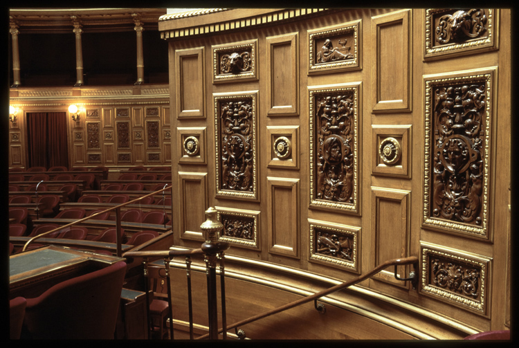 Salle des Séances : boiserie de la tribune présidentielle