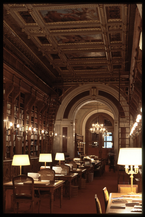 Bibliothèque : salle de lecture