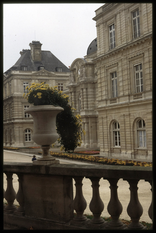 Façade sud et balustrade, côté est