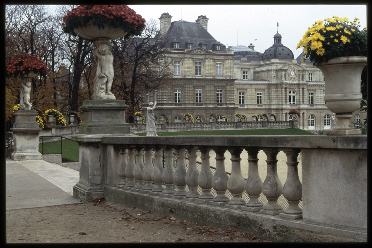 Façade sud et balustrade, côté ouest