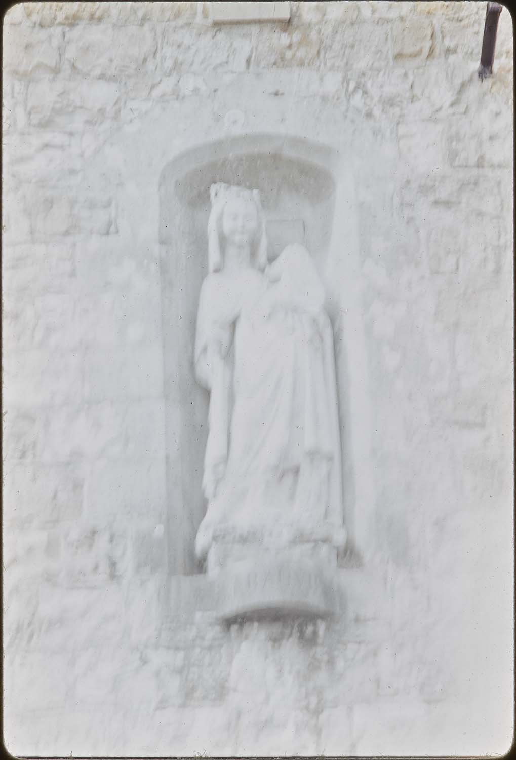 statue : Vierge à l'enfant, vue générale