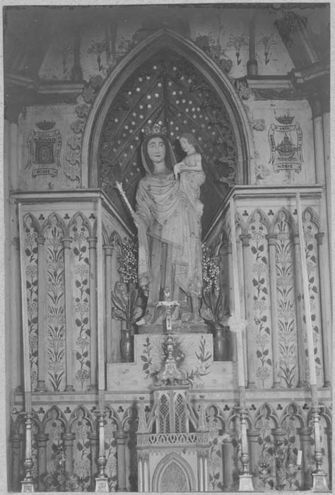 statue : Vierge à l'Enfant