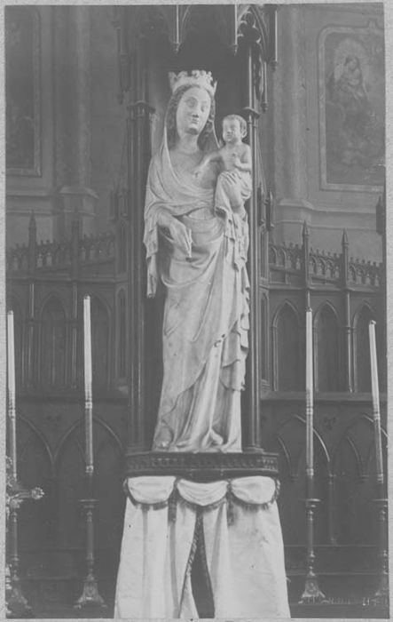 statue (grandeur nature) : Vierge à l'Enfant