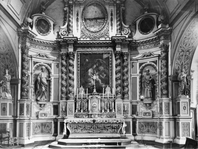 maître-autel, gradin d'autel, tabernacle, retable, tableau : La Sainte Famille, vue générale - © Ministère de la Culture (France), Médiathèque du patrimoine et de la photographie (objets mobiliers), tous droits réservés