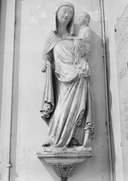 statue : Vierge à l'Enfant, vue générale - © Ministère de la Culture (France), Médiathèque du patrimoine et de la photographie (objets mobiliers), tous droits réservés