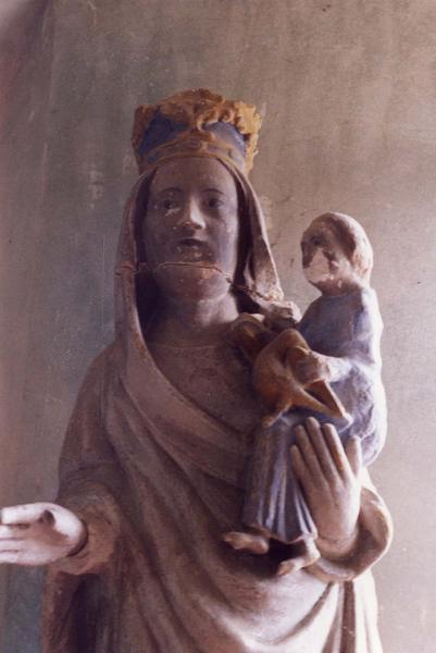 statue : Vierge à l'Enfant, vue partielle