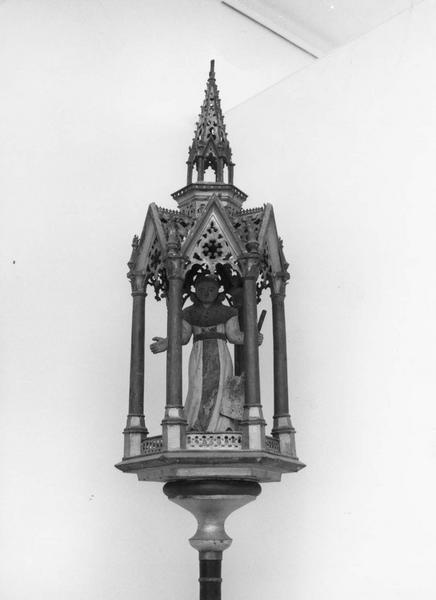 lanterne et hampe de procession de la confrérie de saint Fiacre, statuette, vue générale - © Ministère de la Culture (France), Médiathèque du patrimoine et de la photographie (objets mobiliers), tous droits réservés