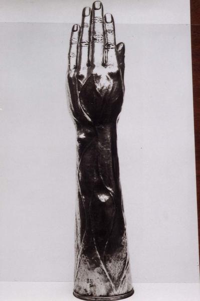 bras-reliquaire de saint Etienne, vue générale - © Ministère de la Culture (France), Médiathèque du patrimoine et de la photographie (objets mobiliers), tous droits réservés
