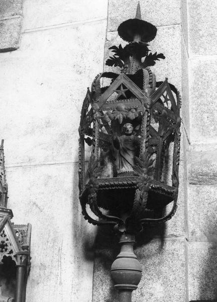 lanterne et hampe de procession de la confrérie des Tonneliers, vue générale
