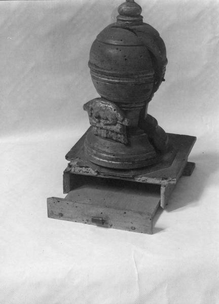 boîte d'adoration (tabernacle portatif), vue générale - © Ministère de la Culture (France), Médiathèque du patrimoine et de la photographie (objets mobiliers), tous droits réservés