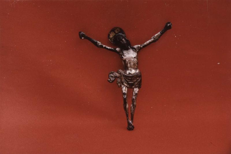 statuette : Christ en croix, vue générale - © Ministère de la Culture (France), Médiathèque du patrimoine et de la photographie (objets mobiliers), tous droits réservés