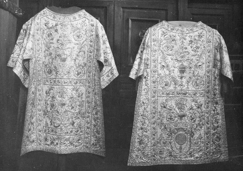 dalmatiques, vue générale - © Ministère de la Culture (France), Médiathèque du patrimoine et de la photographie (objets mobiliers), tous droits réservés