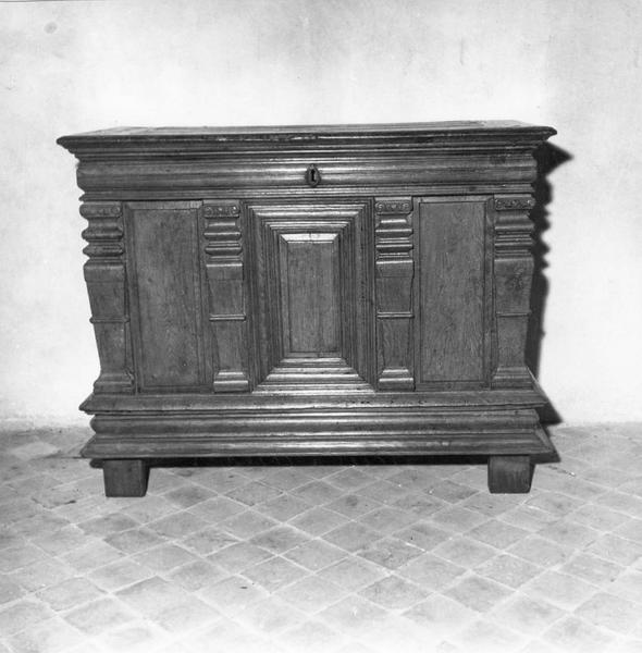 coffre, vue générale - © Ministère de la Culture (France), Médiathèque du patrimoine et de la photographie (objets mobiliers), tous droits réservés