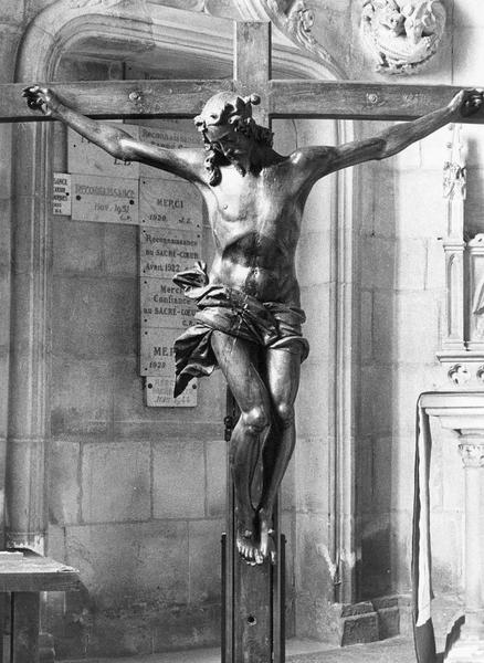 statue : Christ en croix, vue générale - © Ministère de la Culture (France), Médiathèque du patrimoine et de la photographie (objets mobiliers), tous droits réservés