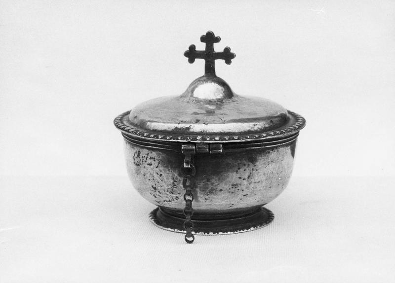 ciboire des malades (ciboire-viatique), vue générale - © Ministère de la Culture (France), Médiathèque du patrimoine et de la photographie (objets mobiliers), tous droits réservés